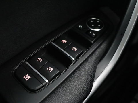 Kia Ceed 1.6 GDI PHEV DynamicPlusLine | Stoel & stuurverwarming | Adaptive cruise | Memory | Camera | Carplay | Full LED | Achterbankverwarming | Navigatie | Keyless