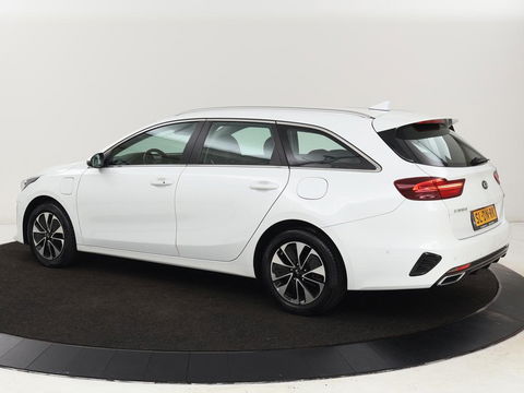 Kia Ceed 1.6 GDI PHEV DynamicPlusLine | Stoel & stuurverwarming | Adaptive cruise | Memory | Camera | Carplay | Full LED | Achterbankverwarming | Navigatie | Keyless