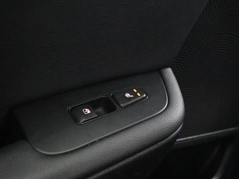 Kia Ceed 1.6 GDI PHEV DynamicPlusLine | Stoel & stuurverwarming | Adaptive cruise | Memory | Camera | Carplay | Full LED | Achterbankverwarming | Navigatie | Keyless