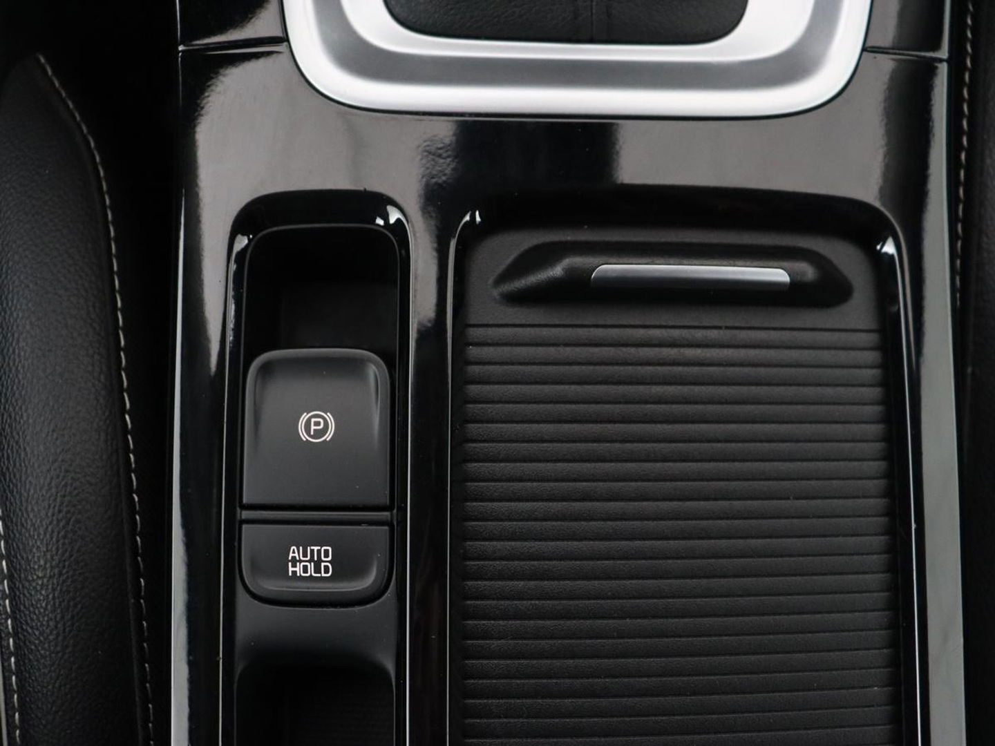 Kia Ceed 1.6 GDI PHEV DynamicPlusLine | Stoel & stuurverwarming | Adaptive cruise | Memory | Camera | Carplay | Full LED | Achterbankverwarming | Navigatie | Keyless