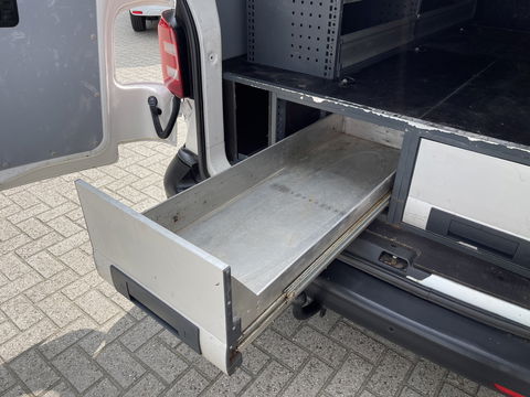 Volkswagen Transporter 2.0 TDI 102pk L1H1 Trendline / vaste prijs rijklaar € 14.950 ex btw / lease vanaf € 329 / airco / cruise / bijrijdersbank / imperial / ingerichte laadruimte met sloten !