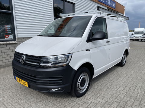 Volkswagen Transporter 2.0 TDI 102pk L1H1 Trendline / vaste prijs rijklaar € 14.950 ex btw / lease vanaf € 329 / airco / cruise / bijrijdersbank / imperial / ingerichte laadruimte met sloten !