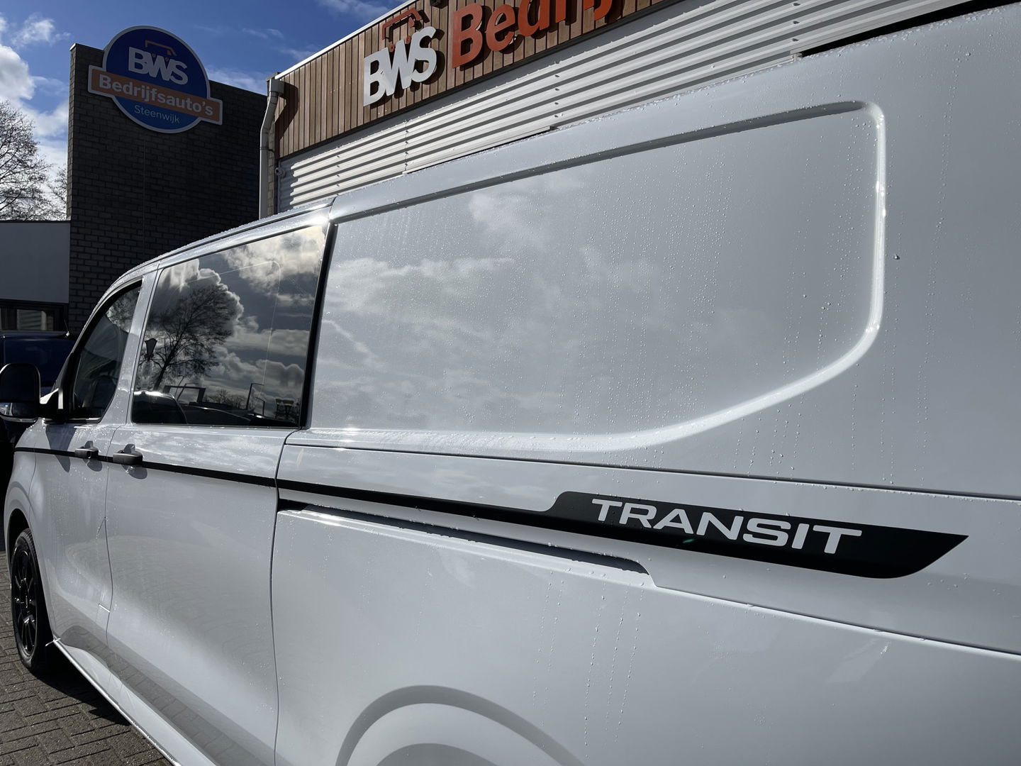 Ford Transit Custom 340 2.0 TDCI 130pk L2H1 Sport originele DC 5 persoons / rijlklaar € 42.950 ex btw / lease vanaf € 769 / 18 inch velgen 4 seizoenen banden / nieuwe bus BPM vrij !