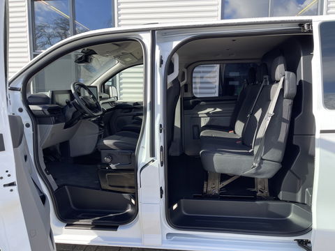 Ford Transit Custom 340 2.0 TDCI 130pk L2H1 Sport originele DC 5 persoons / rijlklaar € 42.950 ex btw / lease vanaf € 769 / 18 inch velgen 4 seizoenen banden / nieuwe bus BPM vrij !