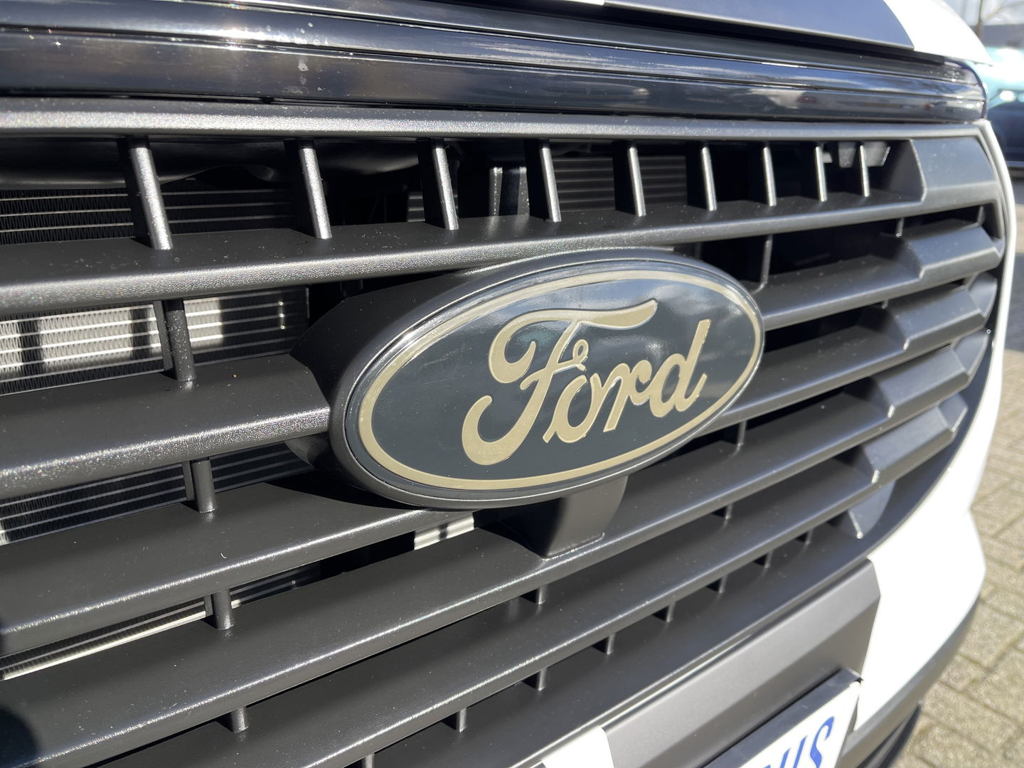 Ford Transit Custom 340 2.0 TDCI 130pk L2H1 Sport originele DC 5 persoons / rijlklaar € 42.950 ex btw / lease vanaf € 769 / 18 inch velgen 4 seizoenen banden / nieuwe bus BPM vrij !