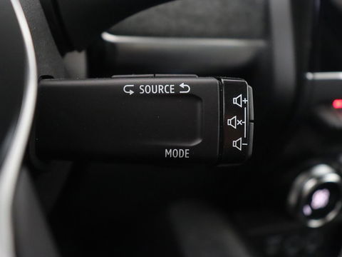 Renault ZOE R135 Intens Business 52 kWh | Stoel & stuurverwarming | Warmtepomp | Half leder | Carplay | Full LED | Keyless | Camera | Navigatie | Digital Cockpit | Climate control