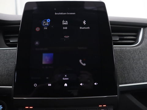 Renault ZOE R135 Intens Business 52 kWh | Stoel & stuurverwarming | Warmtepomp | Half leder | Carplay | Full LED | Keyless | Camera | Navigatie | Digital Cockpit | Climate control