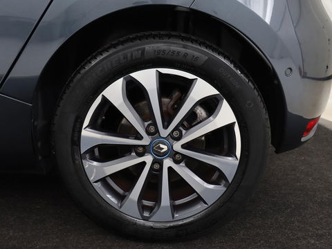 Renault ZOE R135 Intens Business 52 kWh | Stoel & stuurverwarming | Warmtepomp | Half leder | Carplay | Full LED | Keyless | Camera | Navigatie | Digital Cockpit | Climate control