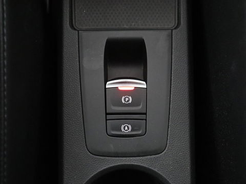 Renault ZOE R135 Intens Business 52 kWh | Stoel & stuurverwarming | Warmtepomp | Half leder | Carplay | Full LED | Keyless | Camera | Navigatie | Digital Cockpit | Climate control