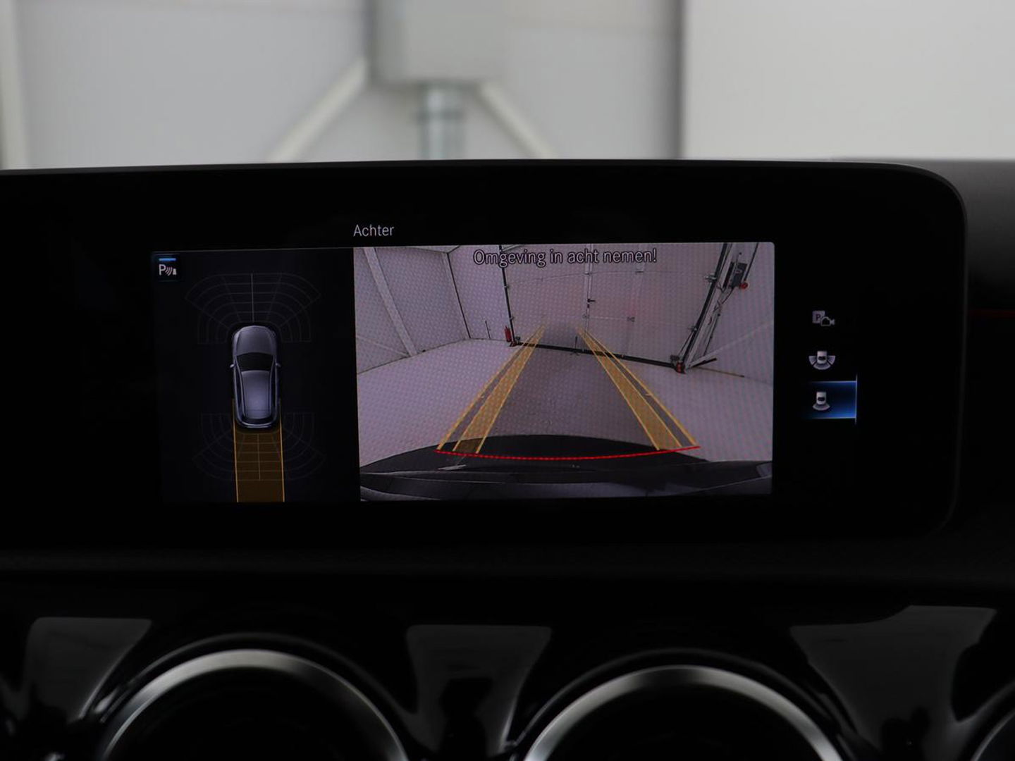 Mercedes-Benz A-Klasse 180 AMG Night Upgrade | Camera | Widescreen | Stoelverwarming | Full LED | Park Assist | Navigatie | Alcantara