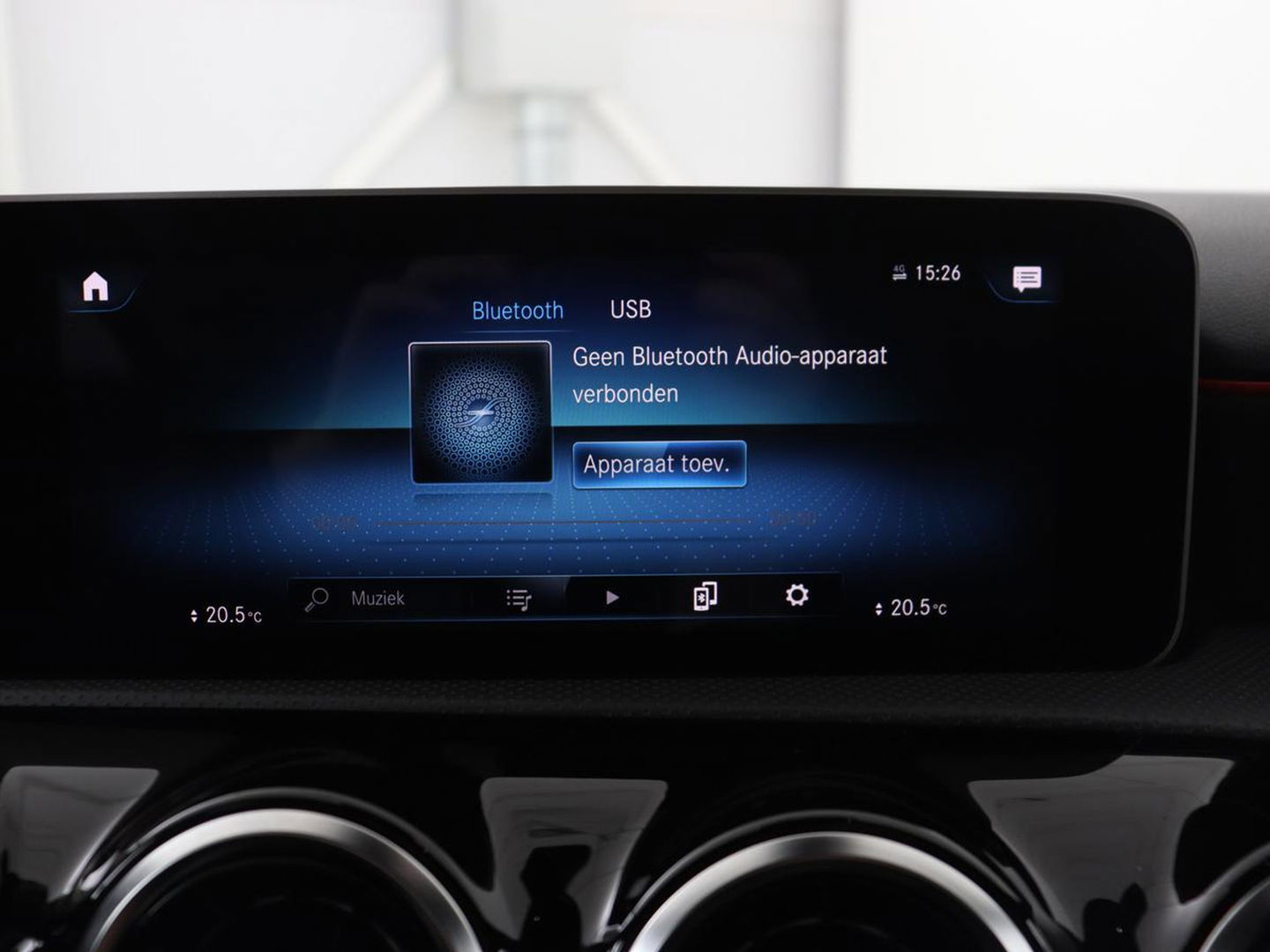 Mercedes-Benz A-Klasse 180 AMG Night Upgrade | Camera | Widescreen | Stoelverwarming | Full LED | Park Assist | Navigatie | Alcantara