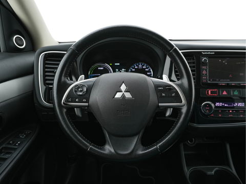 Mitsubishi Outlander 2.0 PHEV Executive Edition Aut. *1/2LEATHER | XENON | NAVI-FULLMAP | CAMERA | KEYLESS | DAB+ | COMFORT-SEATS | 18''ALU*