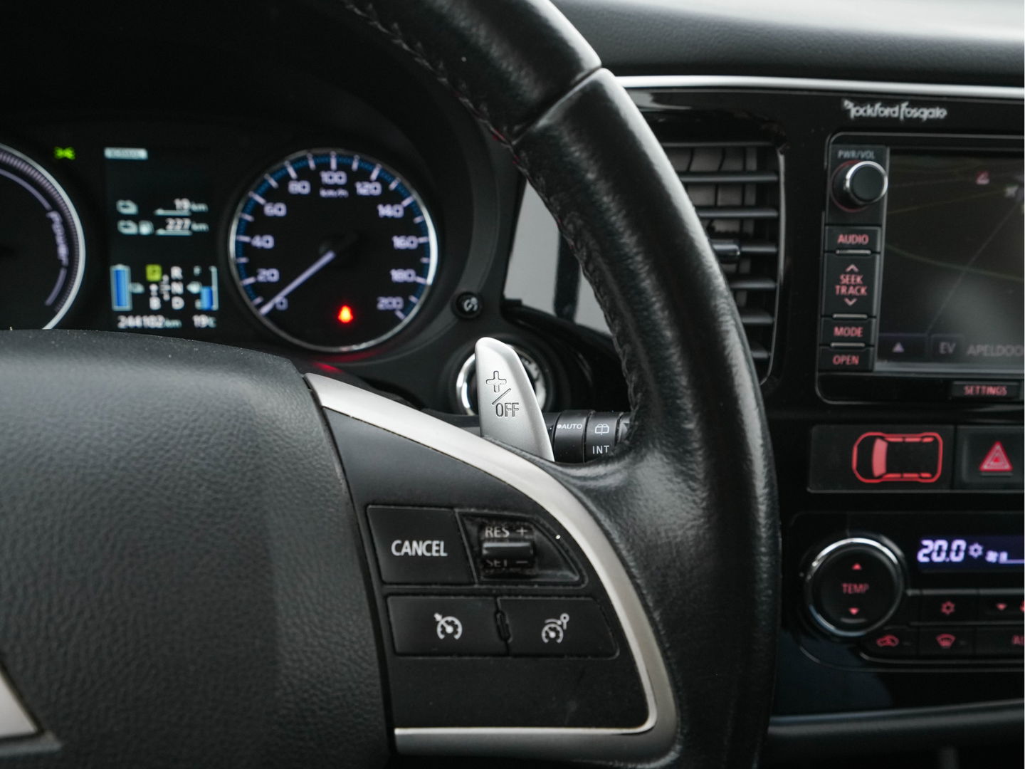 Mitsubishi Outlander 2.0 PHEV Executive Edition Aut. *1/2LEATHER | XENON | NAVI-FULLMAP | CAMERA | KEYLESS | DAB+ | COMFORT-SEATS | 18''ALU*