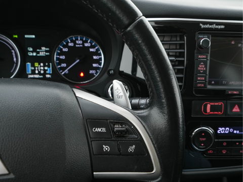 Mitsubishi Outlander 2.0 PHEV Executive Edition Aut. *1/2LEATHER | XENON | NAVI-FULLMAP | CAMERA | KEYLESS | DAB+ | COMFORT-SEATS | 18''ALU*