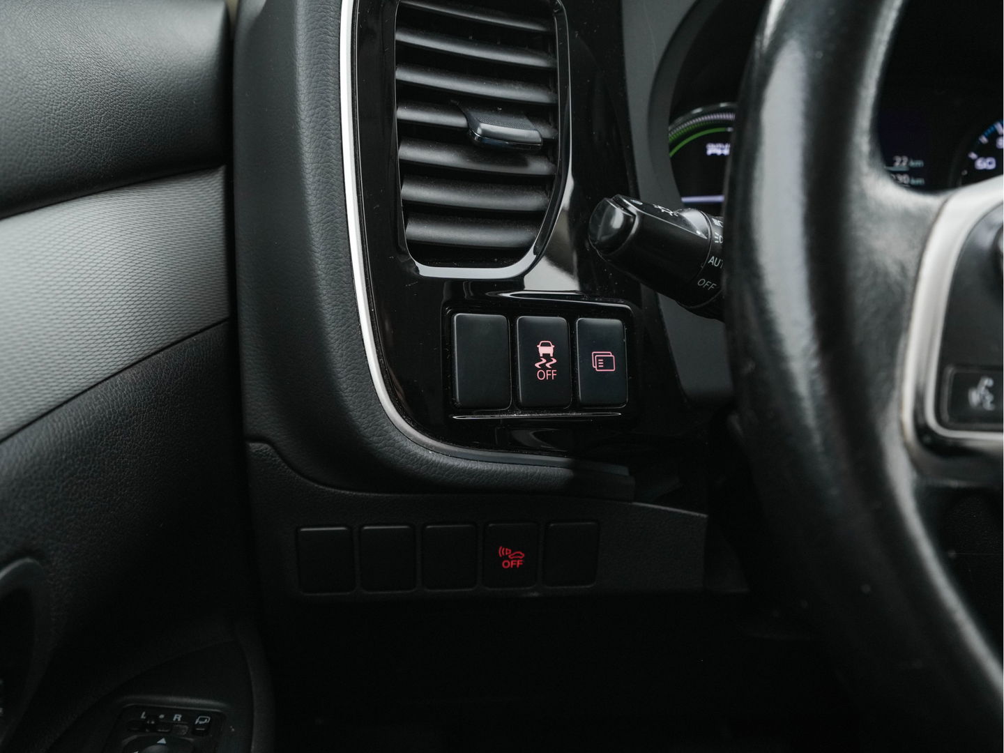 Mitsubishi Outlander 2.0 PHEV Executive Edition Aut. *1/2LEATHER | XENON | NAVI-FULLMAP | CAMERA | KEYLESS | DAB+ | COMFORT-SEATS | 18''ALU*