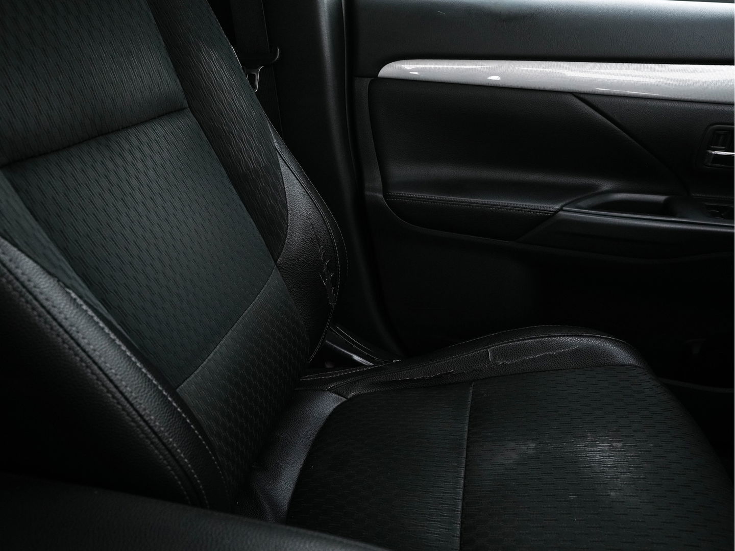 Mitsubishi Outlander 2.0 PHEV Executive Edition Aut. *1/2LEATHER | XENON | NAVI-FULLMAP | CAMERA | KEYLESS | DAB+ | COMFORT-SEATS | 18''ALU*