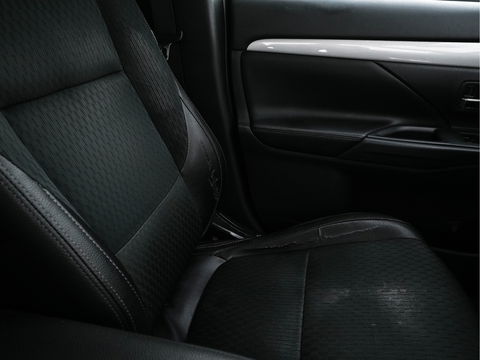 Mitsubishi Outlander 2.0 PHEV Executive Edition Aut. *1/2LEATHER | XENON | NAVI-FULLMAP | CAMERA | KEYLESS | DAB+ | COMFORT-SEATS | 18''ALU*
