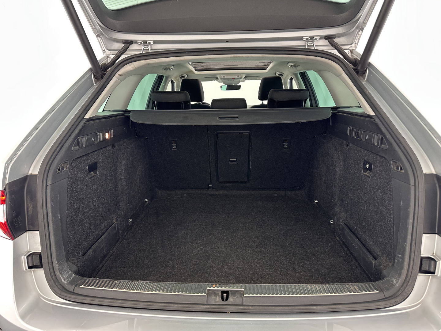 Škoda Superb Combi 1.6 TDI Clever Edition Aut. *PANO | XENON | MEMORY-PACK | NAVI-FULLMAP | COMFORT-SEATS | ECC | PDC | CRUISE | 17''ALU*