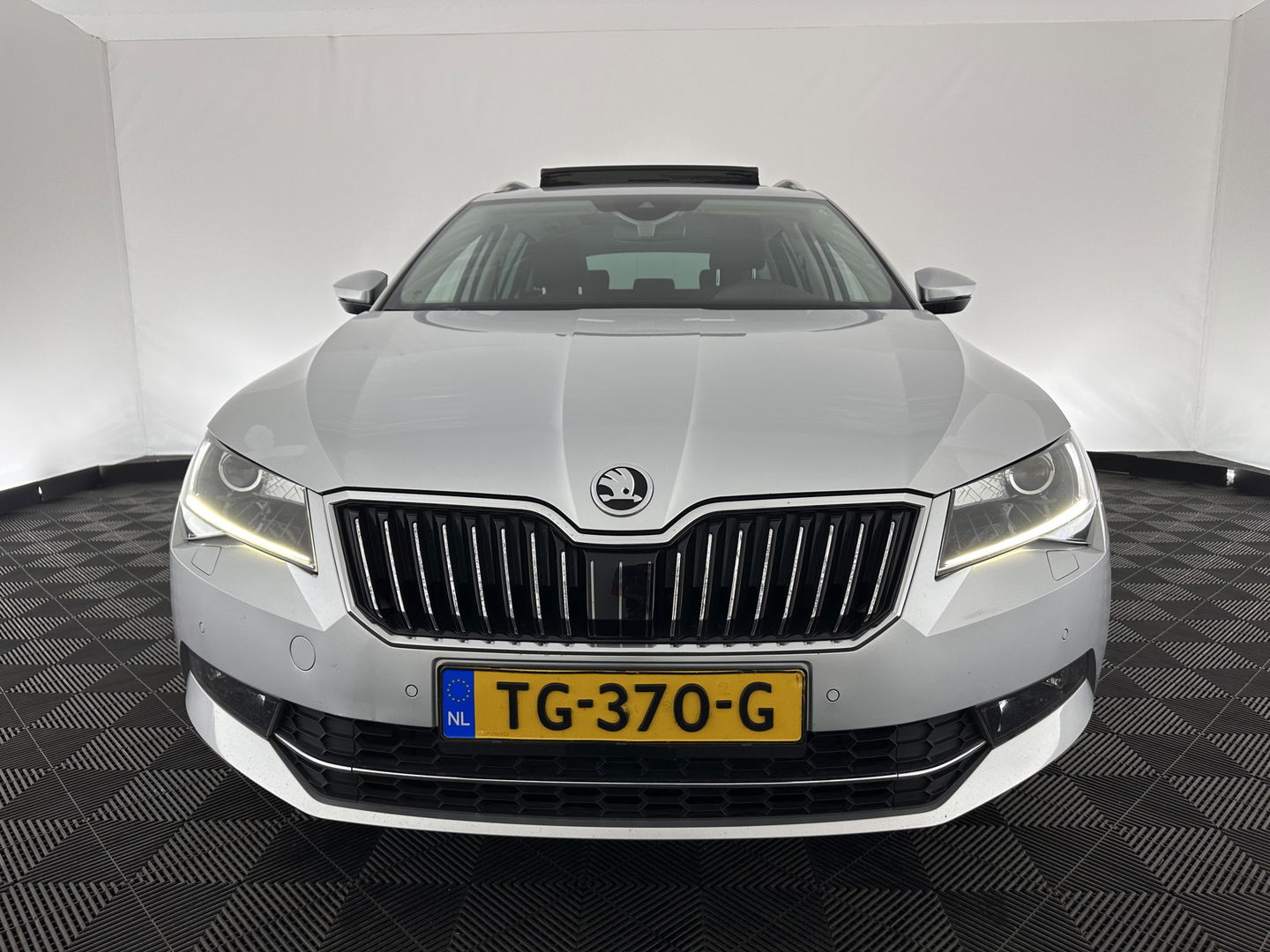 Škoda Superb Combi 1.6 TDI Clever Edition Aut. *PANO | XENON | MEMORY-PACK | NAVI-FULLMAP | COMFORT-SEATS | ECC | PDC | CRUISE | 17''ALU*