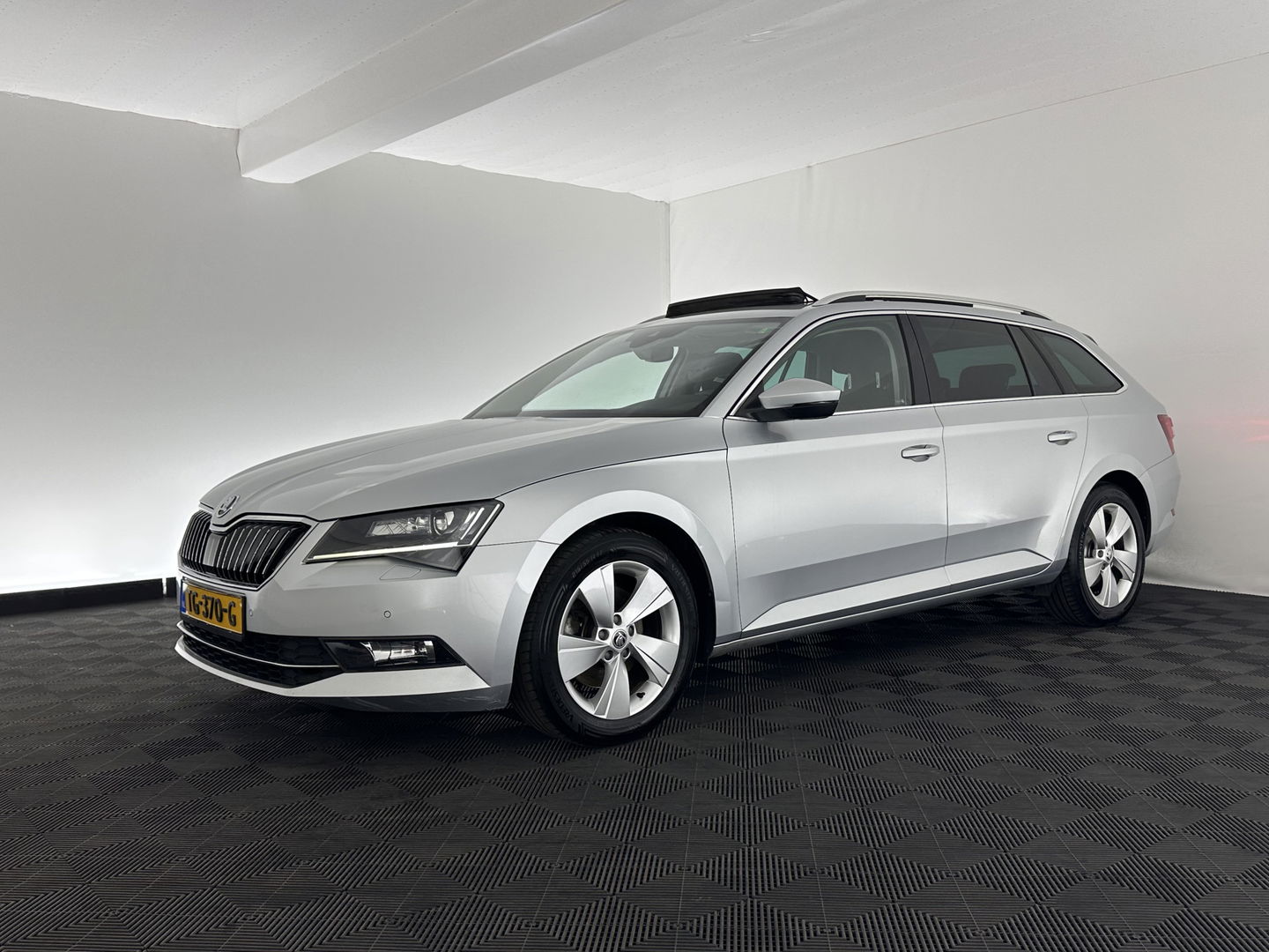 Škoda Superb Combi 1.6 TDI Clever Edition Aut. *PANO | XENON | MEMORY-PACK | NAVI-FULLMAP | COMFORT-SEATS | ECC | PDC | CRUISE | 17''ALU*