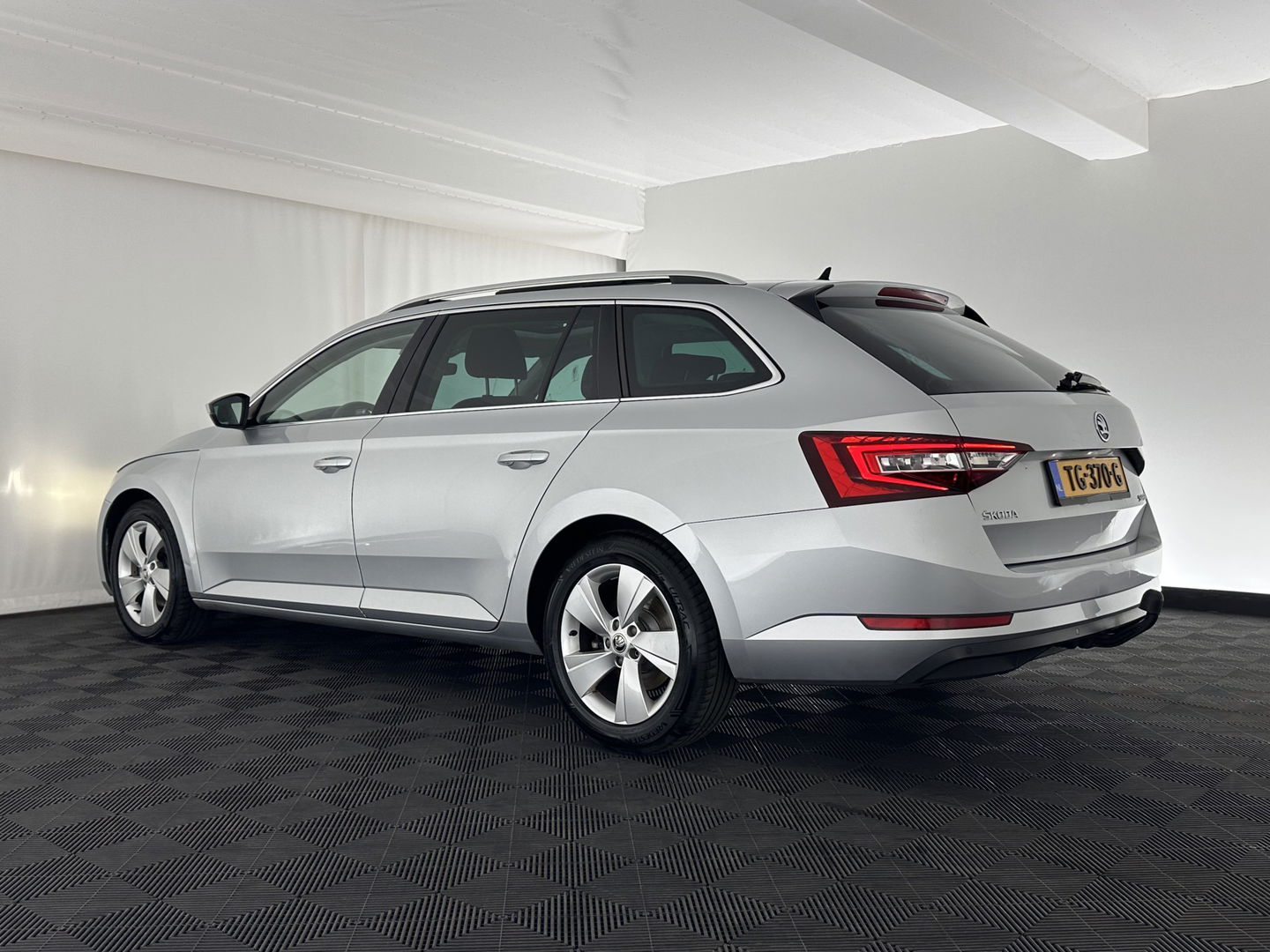 Škoda Superb Combi 1.6 TDI Clever Edition Aut. *PANO | XENON | MEMORY-PACK | NAVI-FULLMAP | COMFORT-SEATS | ECC | PDC | CRUISE | 17''ALU*
