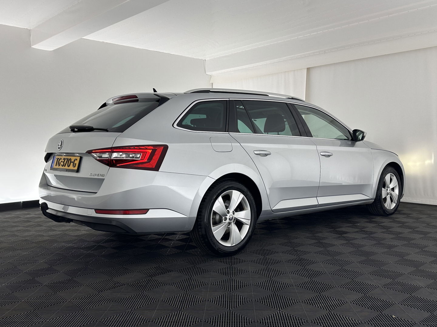 Škoda Superb Combi 1.6 TDI Clever Edition Aut. *PANO | XENON | MEMORY-PACK | NAVI-FULLMAP | COMFORT-SEATS | ECC | PDC | CRUISE | 17''ALU*