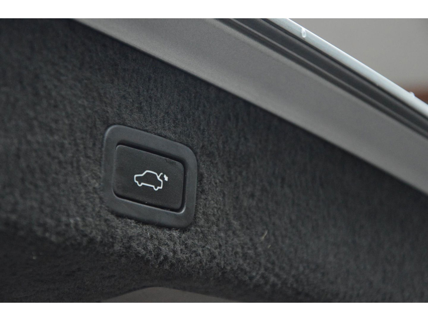 Volvo XC70 D3 5 Cilinder Limited Edition | Stoelverwarming | Cruise Control | Trekhaak 1600KG | Panoramadak |