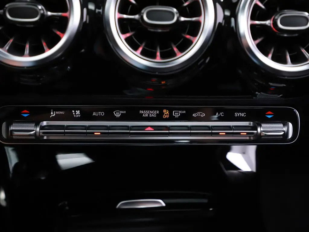 Mercedes-Benz CLA AMG Pano Sfeer CarPlay Memory NAP
