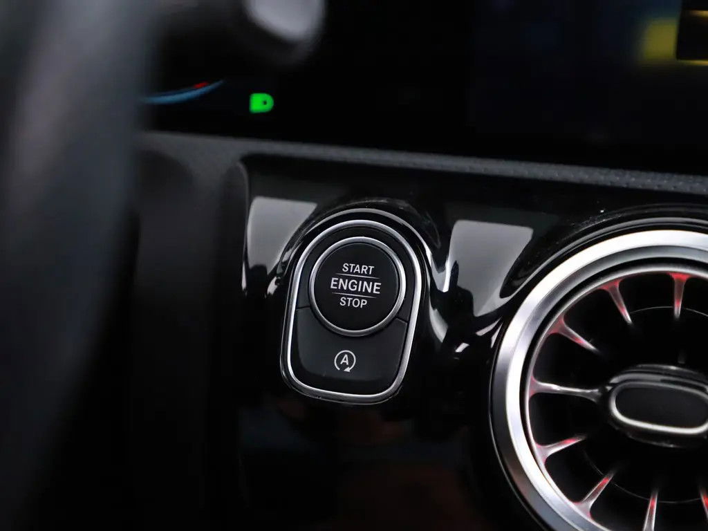 Mercedes-Benz CLA AMG Pano Sfeer CarPlay Memory NAP