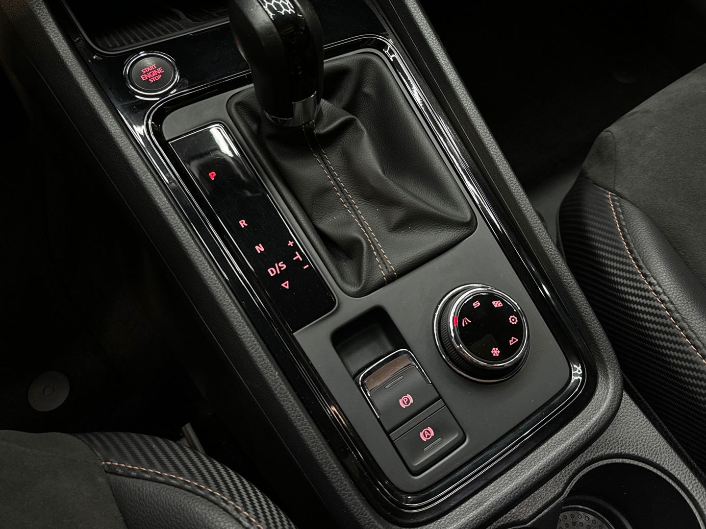 CUPRA Ateca 2.0 TSI 4DRIVE Pano|Beats|Keyl|360c|Trekhaak|VOL