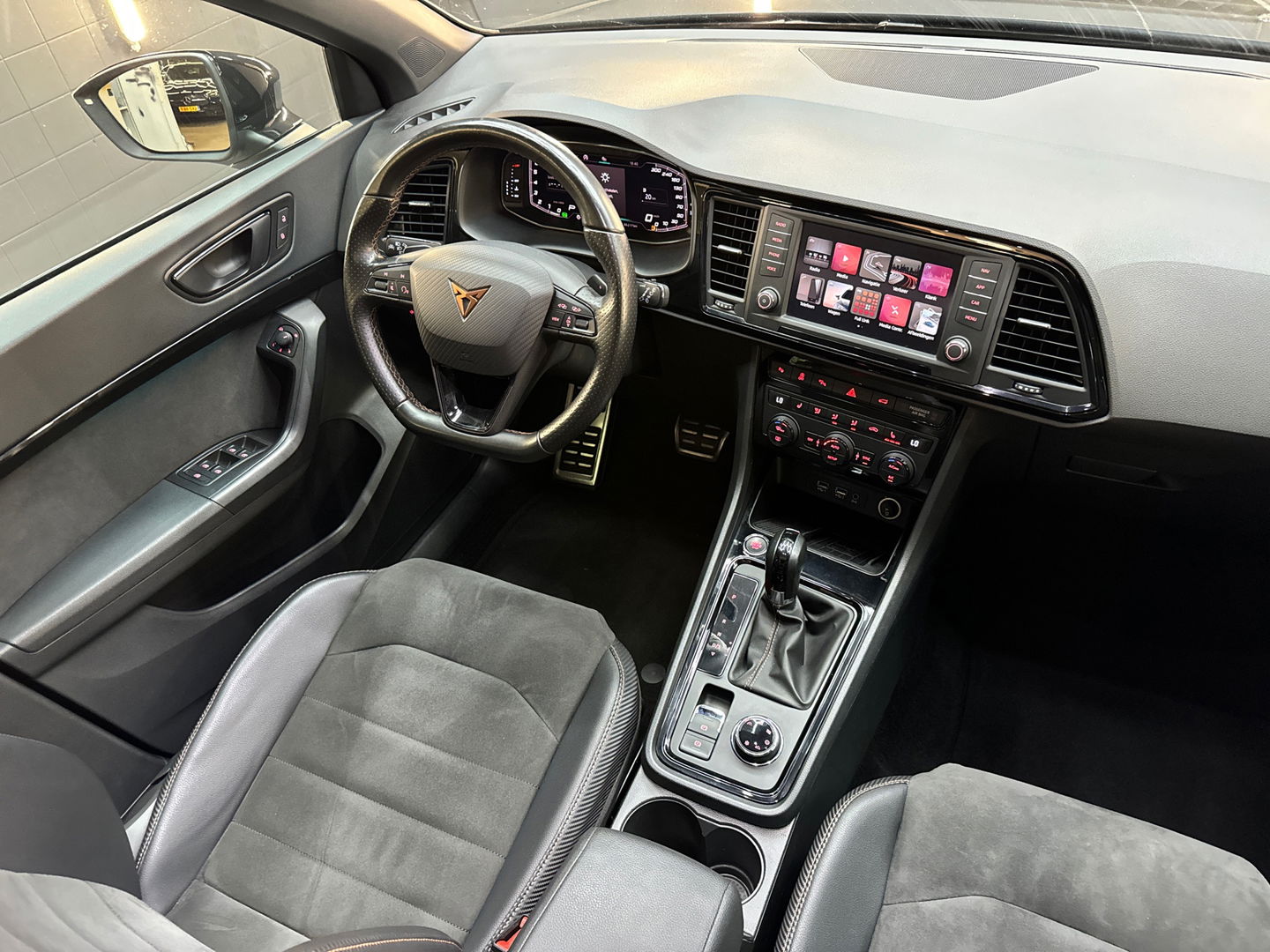 CUPRA Ateca 2.0 TSI 4DRIVE Pano|Beats|Keyl|360c|Trekhaak|VOL