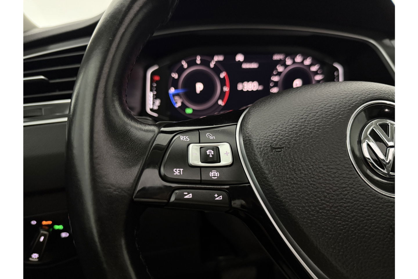 Volkswagen Tiguan 1.5 TSI ACT 150PK R-Line Black Style Pano Sfeer LED Camera Carplay Head-up Virtual Dynaudio Clima Cruise Navi PDC 20''LMV