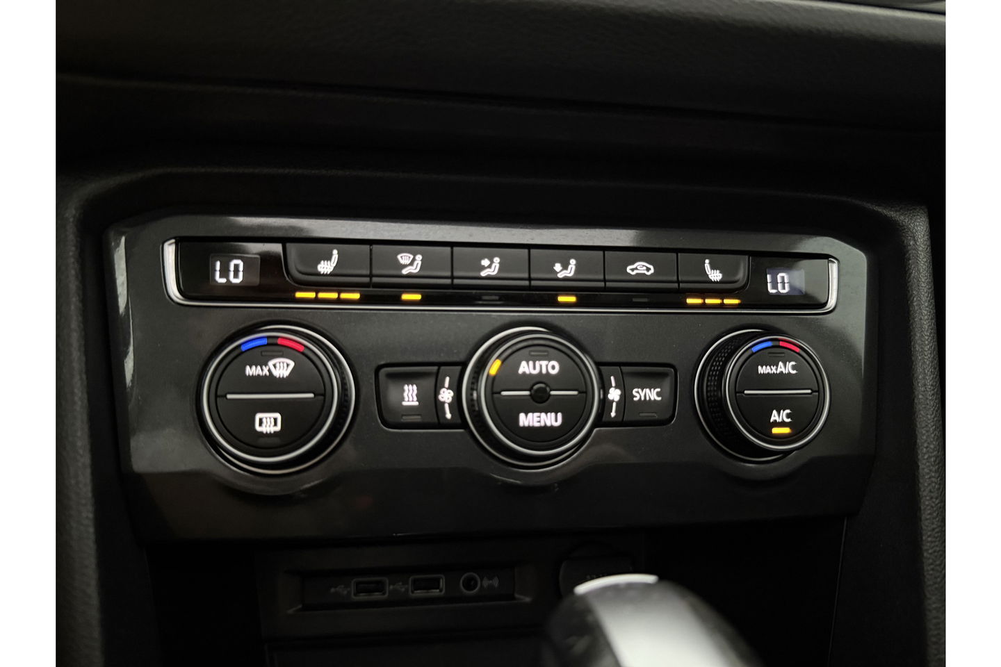 Volkswagen Tiguan 1.5 TSI ACT 150PK R-Line Black Style Pano Sfeer LED Camera Carplay Head-up Virtual Dynaudio Clima Cruise Navi PDC 20''LMV