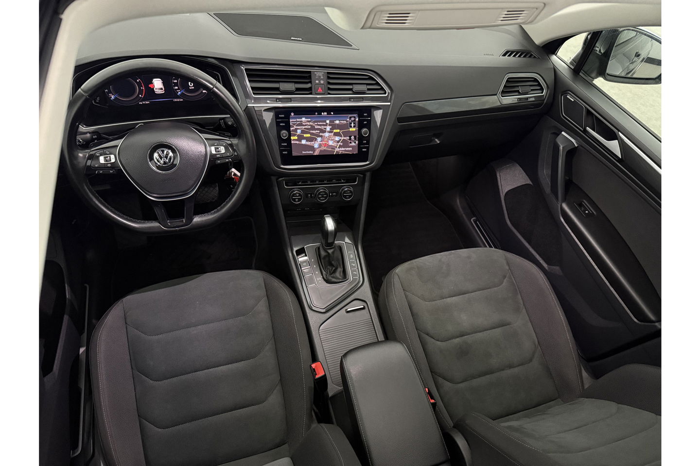 Volkswagen Tiguan 1.5 TSI ACT 150PK R-Line Black Style Pano Sfeer LED Camera Carplay Head-up Virtual Dynaudio Clima Cruise Navi PDC 20''LMV