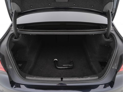 BMW 5 Serie 520d xDrive M-Sport-Pack High Executive Aut. *PANO | LUXURY-LEATHER | FULL-LED | HEAD-UP | DIGI-COCKPIT | NAVI-FULLMAP | TOP-VIEW | MEMORY-PACK | ECC | AMBIENT-LIGHT | PDC | CRUISE | SHIFT-PADDLES | TOWBAR  | 20''ALU*