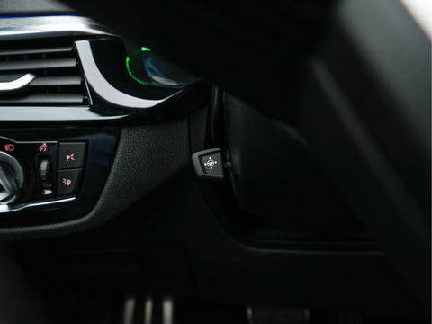 BMW 5 Serie 520d xDrive M-Sport-Pack High Executive Aut. *PANO | LUXURY-LEATHER | FULL-LED | HEAD-UP | DIGI-COCKPIT | NAVI-FULLMAP | TOP-VIEW | MEMORY-PACK | ECC | AMBIENT-LIGHT | PDC | CRUISE | SHIFT-PADDLES | TOWBAR  | 20''ALU*