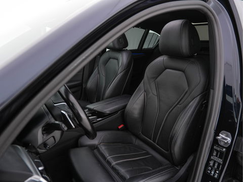 BMW 5 Serie 520d xDrive M-Sport-Pack High Executive Aut. *PANO | LUXURY-LEATHER | FULL-LED | HEAD-UP | DIGI-COCKPIT | NAVI-FULLMAP | TOP-VIEW | MEMORY-PACK | ECC | AMBIENT-LIGHT | PDC | CRUISE | SHIFT-PADDLES | TOWBAR  | 20''ALU*