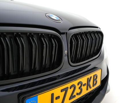 BMW 5 Serie 520d xDrive M-Sport-Pack High Executive Aut. *PANO | LUXURY-LEATHER | FULL-LED | HEAD-UP | DIGI-COCKPIT | NAVI-FULLMAP | TOP-VIEW | MEMORY-PACK | ECC | AMBIENT-LIGHT | PDC | CRUISE | SHIFT-PADDLES | TOWBAR  | 20''ALU*