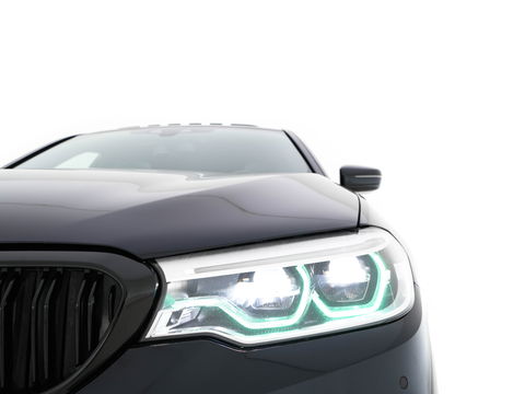 BMW 5 Serie 520d xDrive M-Sport-Pack High Executive Aut. *PANO | LUXURY-LEATHER | FULL-LED | HEAD-UP | DIGI-COCKPIT | NAVI-FULLMAP | TOP-VIEW | MEMORY-PACK | ECC | AMBIENT-LIGHT | PDC | CRUISE | SHIFT-PADDLES | TOWBAR  | 20''ALU*