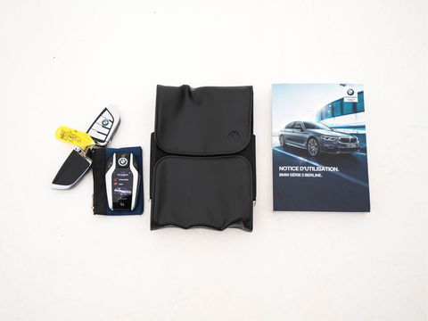 BMW 5 Serie 520d xDrive M-Sport-Pack High Executive Aut. *PANO | LUXURY-LEATHER | FULL-LED | HEAD-UP | DIGI-COCKPIT | NAVI-FULLMAP | TOP-VIEW | MEMORY-PACK | ECC | AMBIENT-LIGHT | PDC | CRUISE | SHIFT-PADDLES | TOWBAR  | 20''ALU*