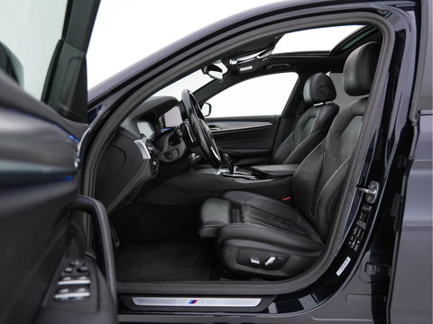 BMW 5 Serie 520d xDrive M-Sport-Pack High Executive Aut. *PANO | LUXURY-LEATHER | FULL-LED | HEAD-UP | DIGI-COCKPIT | NAVI-FULLMAP | TOP-VIEW | MEMORY-PACK | ECC | AMBIENT-LIGHT | PDC | CRUISE | SHIFT-PADDLES | TOWBAR  | 20''ALU*