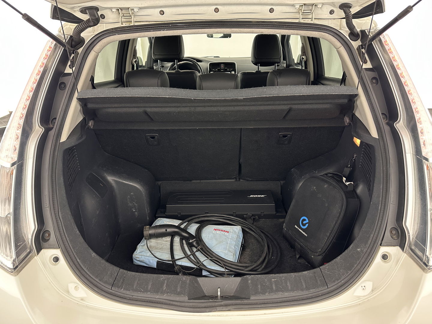 Nissan Leaf Tekna 24 kWh Aut. *LUXURY-LEATHER | FULL-LED | BOSE-SURROUND | TOP-VIEW | KEYLESS | NAVI-FULLMAP | ECC | HEATED-COMFORT-SEATS | CAMERA | DIGI-COCKPIT | 17"ALU*