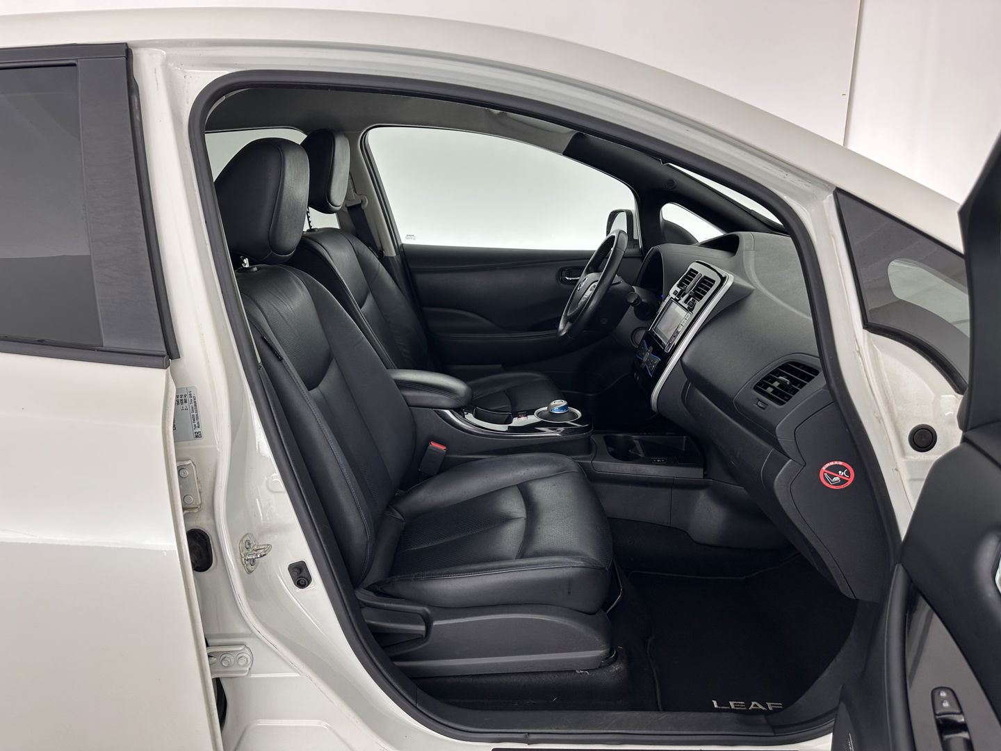 Nissan Leaf Tekna 24 kWh Aut. *LUXURY-LEATHER | FULL-LED | BOSE-SURROUND | TOP-VIEW | KEYLESS | NAVI-FULLMAP | ECC | HEATED-COMFORT-SEATS | CAMERA | DIGI-COCKPIT | 17"ALU*