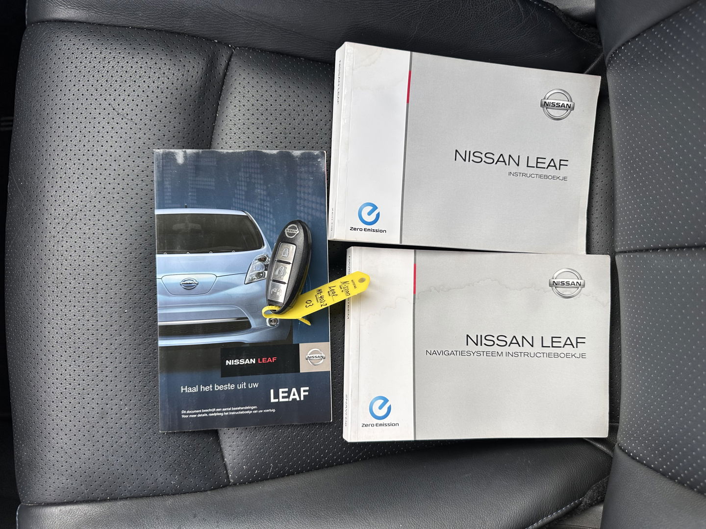 Nissan Leaf Tekna 24 kWh Aut. *LUXURY-LEATHER | FULL-LED | BOSE-SURROUND | TOP-VIEW | KEYLESS | NAVI-FULLMAP | ECC | HEATED-COMFORT-SEATS | CAMERA | DIGI-COCKPIT | 17"ALU*