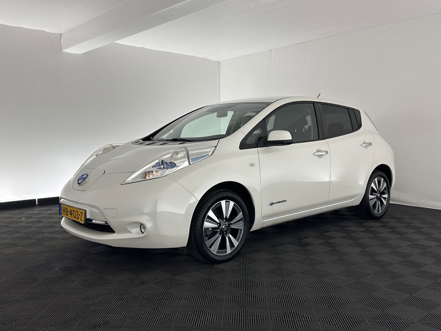 Nissan Leaf Tekna 24 kWh Aut. *LUXURY-LEATHER | FULL-LED | BOSE-SURROUND | TOP-VIEW | KEYLESS | NAVI-FULLMAP | ECC | HEATED-COMFORT-SEATS | CAMERA | DIGI-COCKPIT | 17"ALU*
