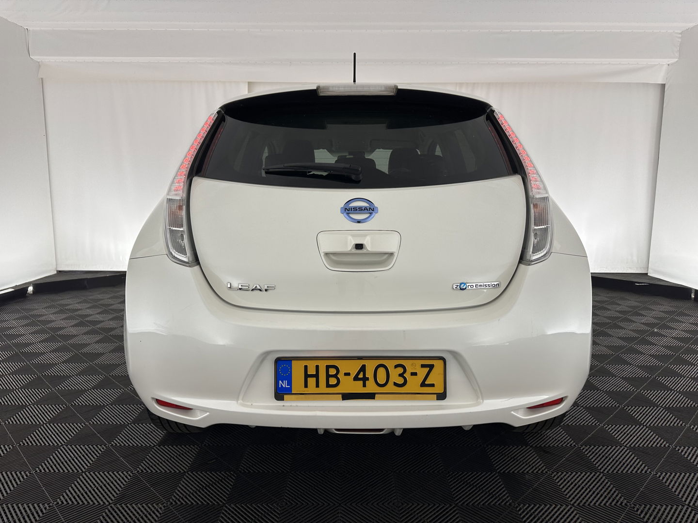 Nissan Leaf Tekna 24 kWh Aut. *LUXURY-LEATHER | FULL-LED | BOSE-SURROUND | TOP-VIEW | KEYLESS | NAVI-FULLMAP | ECC | HEATED-COMFORT-SEATS | CAMERA | DIGI-COCKPIT | 17"ALU*
