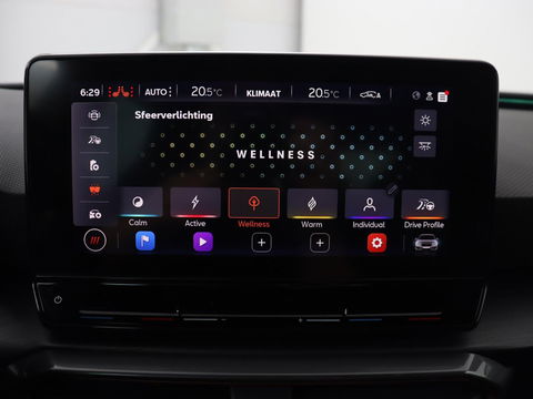 CUPRA Leon 1.4 e-Hybrid VZ | 245pk | Stoel & stuurverwarming | Camera | Sfeerverlichting | Park Assist | Keyless | Navigatie | Full LED | Sportstoelen | PHEV