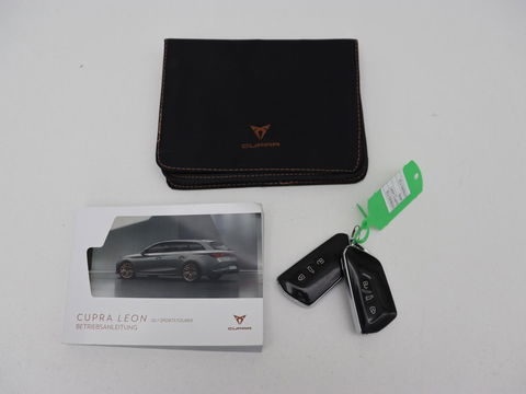 CUPRA Leon 1.4 e-Hybrid VZ | 245pk | Stoel & stuurverwarming | Camera | Sfeerverlichting | Park Assist | Keyless | Navigatie | Full LED | Sportstoelen | PHEV