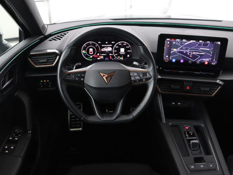 CUPRA Leon 1.4 e-Hybrid VZ | 245pk | Stoel & stuurverwarming | Camera | Sfeerverlichting | Park Assist | Keyless | Navigatie | Full LED | Sportstoelen | PHEV