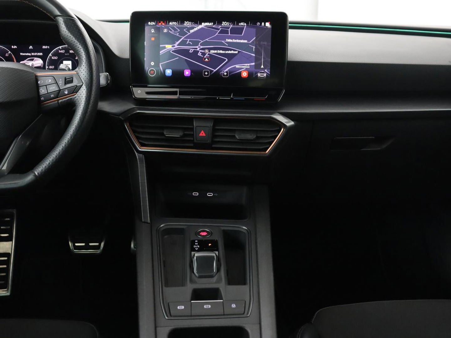 CUPRA Leon 1.4 e-Hybrid VZ | 245pk | Stoel & stuurverwarming | Camera | Sfeerverlichting | Park Assist | Keyless | Navigatie | Full LED | Sportstoelen | PHEV